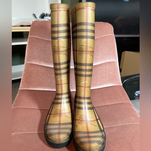 Burberry rain boot - in style Wellington - Picture 2 of 6